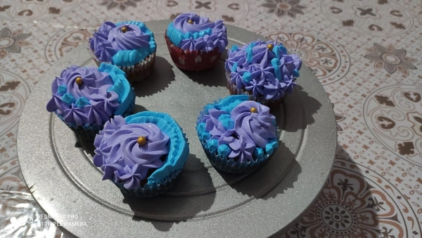 Cupcakes - Blue and purple.