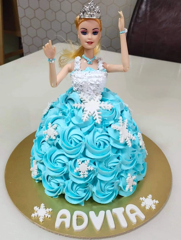 Girl's favourite: Barbie Cake - White and blue.