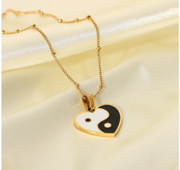 Heart Shaped Fashion Color Dripping Oil Pendant Stainless Steel Necklace  - black and white 