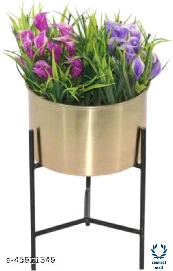 Classic Metal Vase - (L×H×B)12.5cm×20cm×11cm, Metal