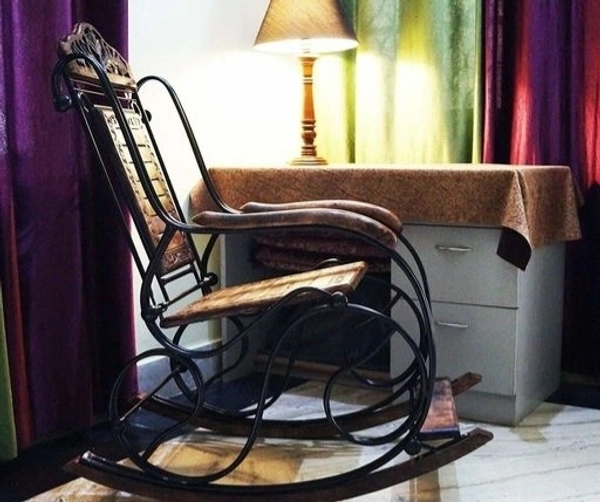 Rocking Metal Chair seat Easy to foldable Portable and Dismental For Adult(B×H×L)(31cm×99.5cm×94 cm) - Brown, Metal