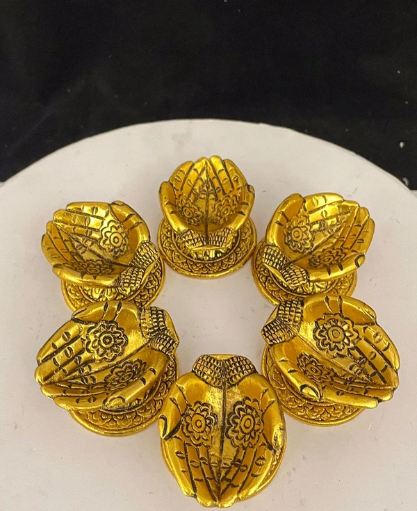 Brass Lotus Diya set of 6/ Brass oil lamp/ Diya For Puja/ Temple and Home Decor / Lakshmi Ganesh pooja Deepak / kamal shape Diya - Hand