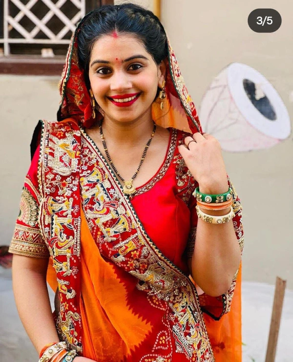 SB Fashion Presents Heavy Pedding Bandhani Print With Multi Coding Lace Diamond Work All Over Saree For Partywear /Festival /Special Occasion