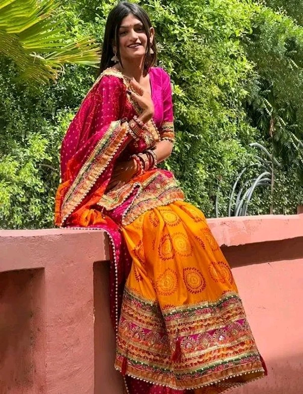 Women's Rajasthani Wedding Bandhani Saree work Lace Border with Unstitched Blouse Piece