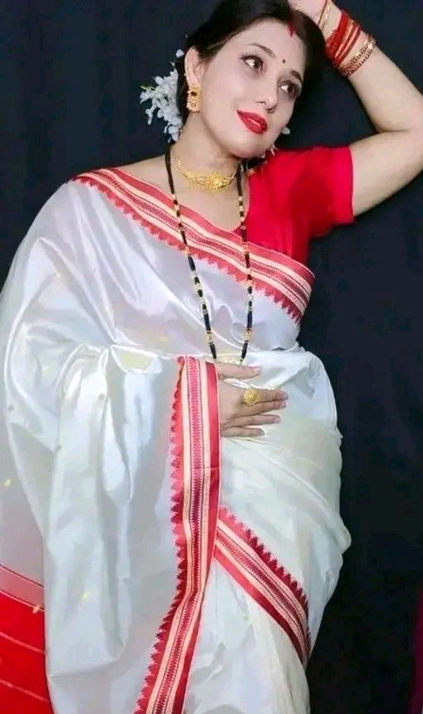 Tradational Red and White Kanjivaram Silk Saree for Bengali Garad Puja/ Wedding/ Durga Pooja with Running blouse - White, White And Red Border