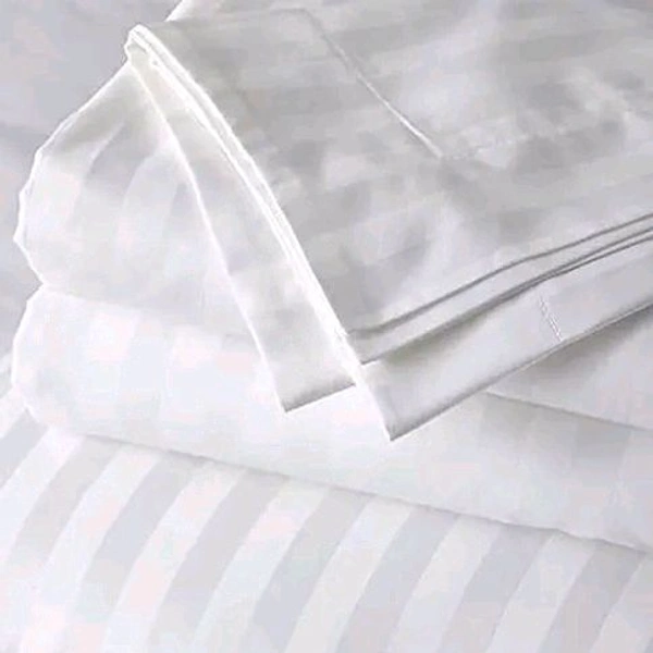 White Cotton Satin Striped Double King Bedsheet With 2 Pillow Cover For Home , Hôtel, Guest House and OYO Rooms