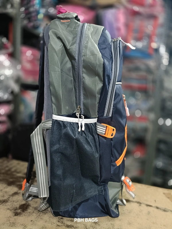 WILDCRAFT PBH P062 22*14*10 Multiple Zips 25 liters Padded Travel Backpack - Tolopea, 22*14*10