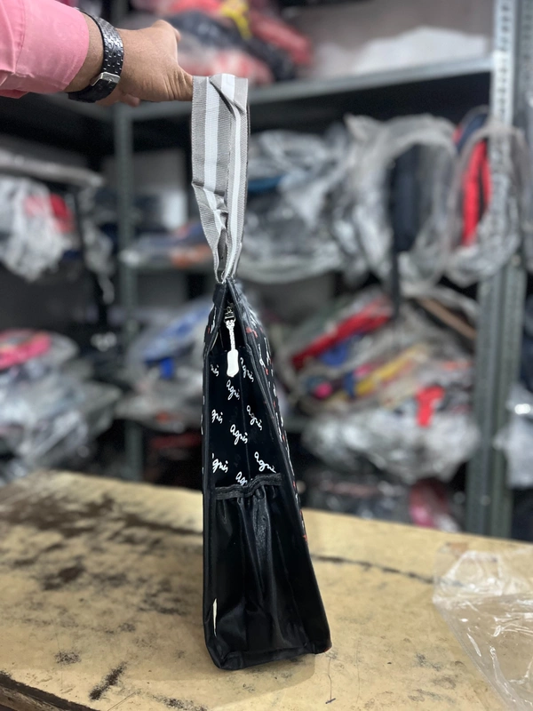 PBH P033 16*12*4 LUNCH BAG - Black, 16*12*4