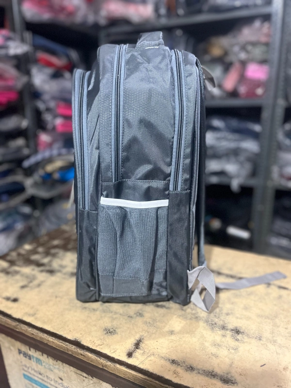 LIVO PBH P0137 18*14*8 Lower Padded LIVO Multi-Compartment Everyday Backpack - Shady Lady, 18*14*8