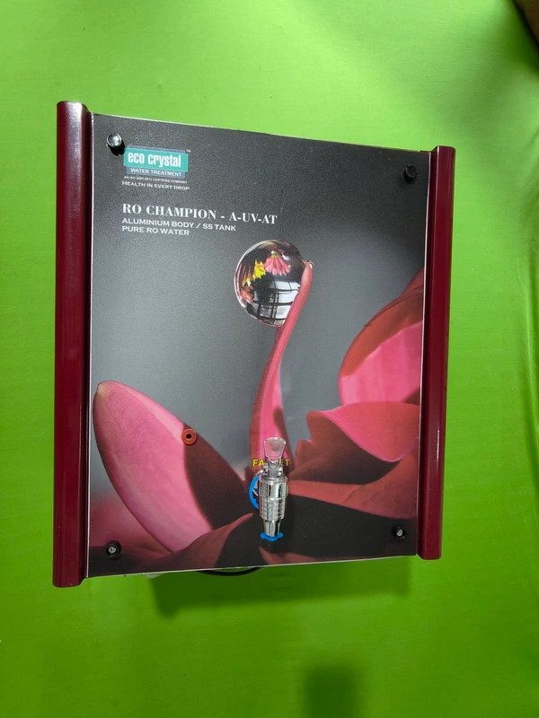 ECO CRYSTAL RO CHAMPION A UV AT - Stiletto, 41L x 32W x 45H Centimeters