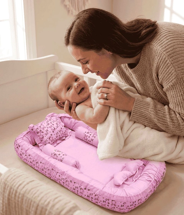 Baby Cotton Bed Cum Carry Bed – Portable Newborn Baby Nest (0–6 Months)
- Free, Baby Cary Bed, Lavender Rose