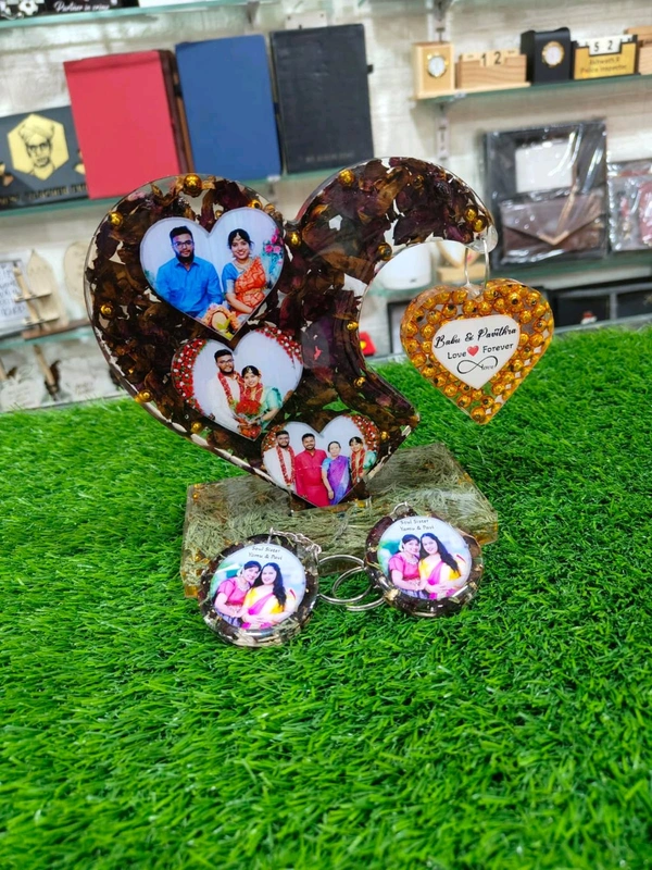 Hanging Heart Resin Frame - 10" inch - With 2 Keychains - Member Price