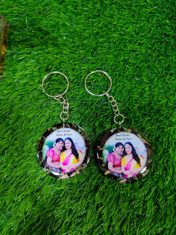 Hanging Heart Resin Frame - 10" inch - With 2 Keychains - Member Price