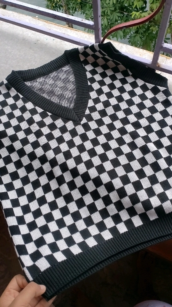 YSS Premium Quality Checkbox Vest Women Sweater - M, Black and White