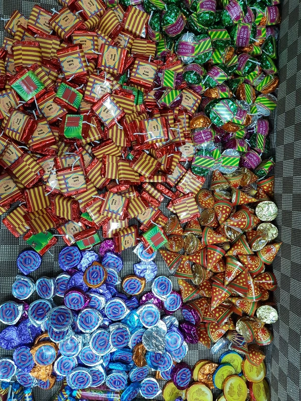 Cracker Chocolates - Plain