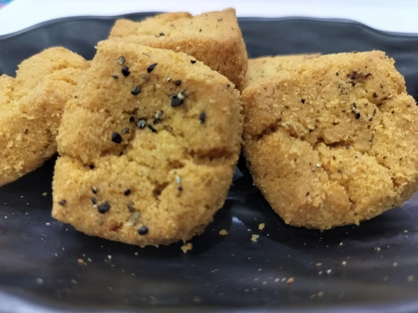 Sooji & Aata Biscuits - Sweet - 400-450 Gms